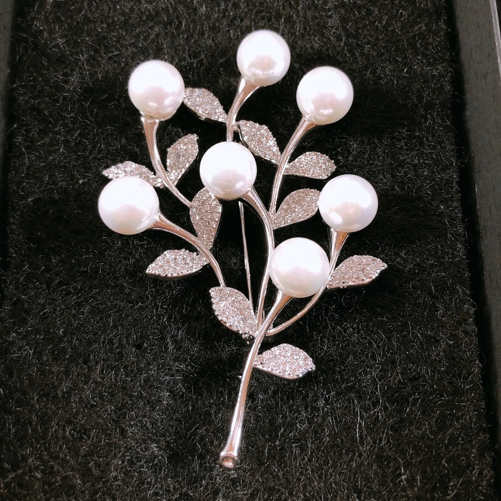 Brooch
